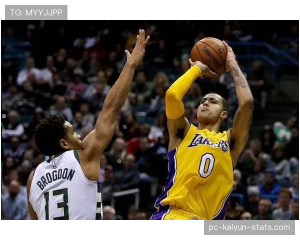 多米尼克·威尔金斯突破能力提升球队关键时刻得分效率显著